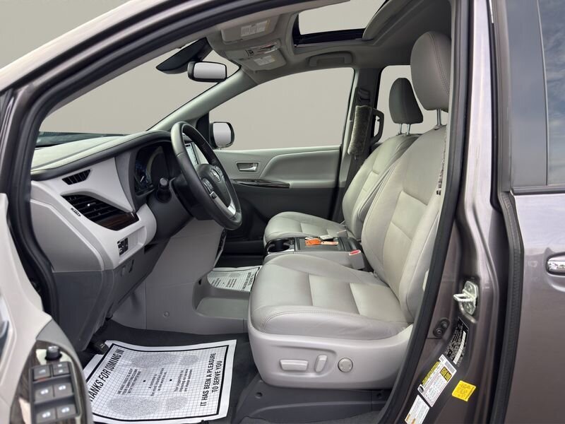 2020 Toyota Sienna XLE - Photo 9 - Warrington, PA 18976