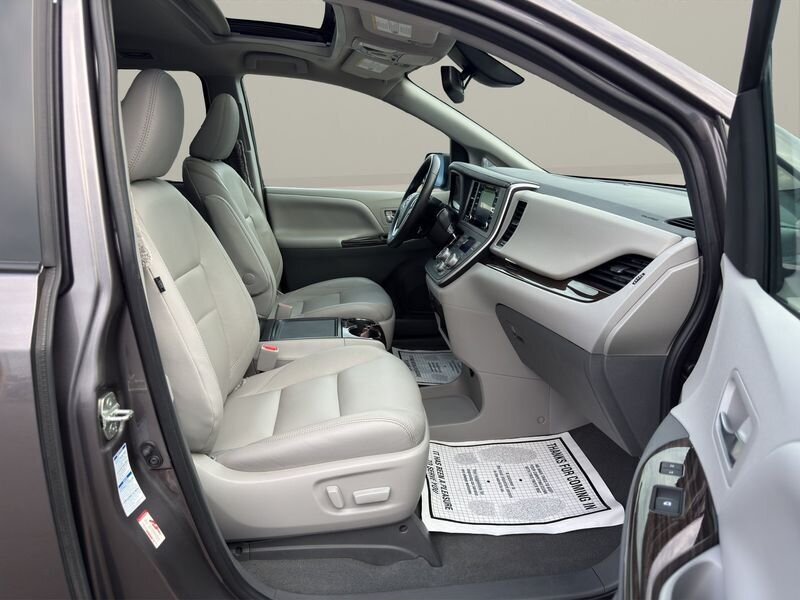 2020 Toyota Sienna XLE - Photo 19 - Warrington, PA 18976