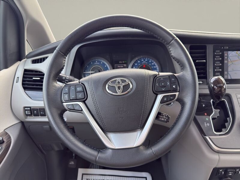 2020 Toyota Sienna XLE - Photo 10 - Warrington, PA 18976