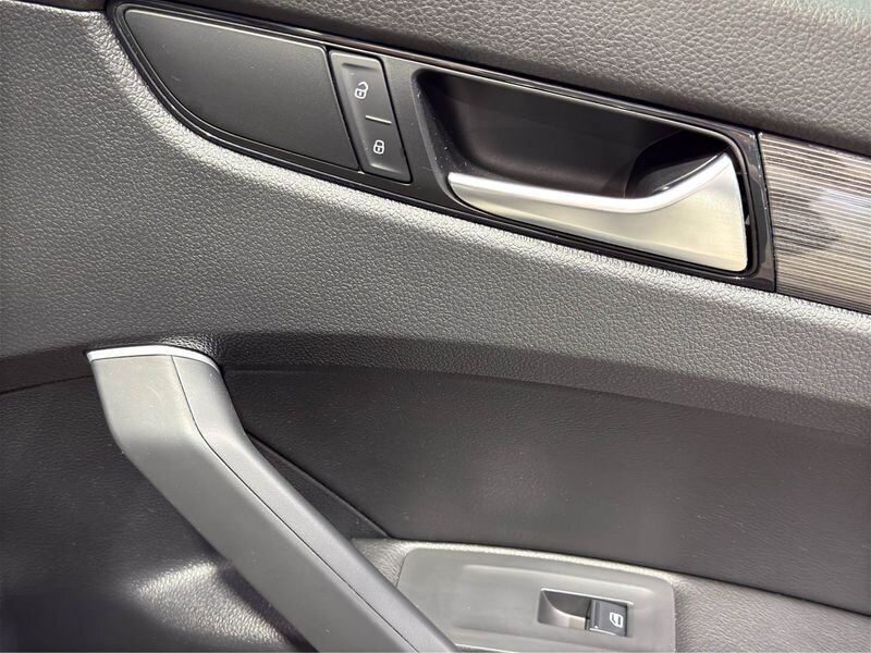 2021 Volkswagen Passat 2.0T R-Line - Photo 18 - Warrington, PA 18976