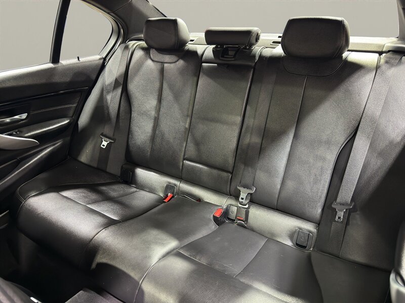 2016 BMW 328i xDrive - Photo 13 - Warrington, PA 18976