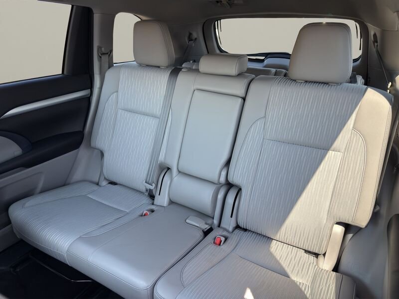 2019 Toyota Highlander LE - Photo 13 - Warrington, PA 18976