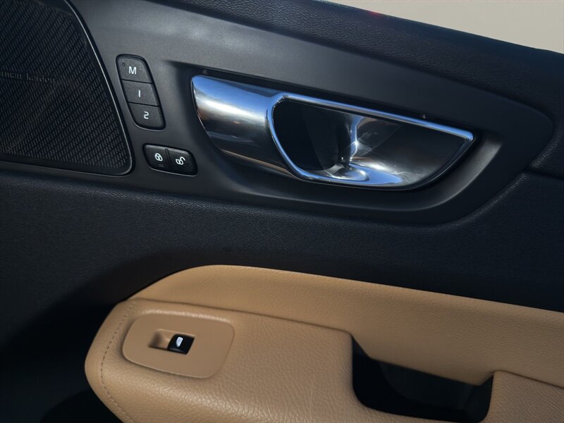 2019 Volvo XC60 T6 Momentum - Photo 17 - Warrington, PA 18976