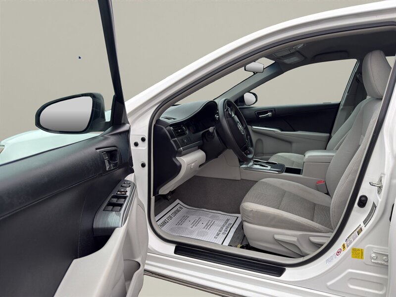 2013 Toyota Camry Hybrid LE - Photo 9 - Warrington, PA 18976