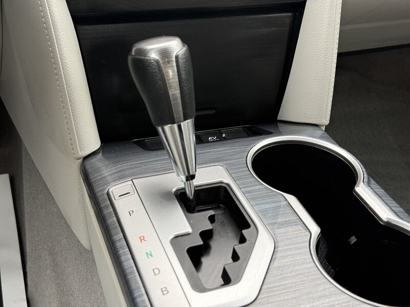 2013 Toyota Camry Hybrid LE - Photo 15 - Warrington, PA 18976
