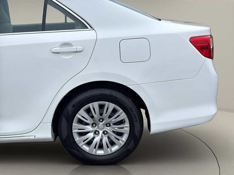 2013 Toyota Camry Hybrid LE - Photo 23 - Warrington, PA 18976