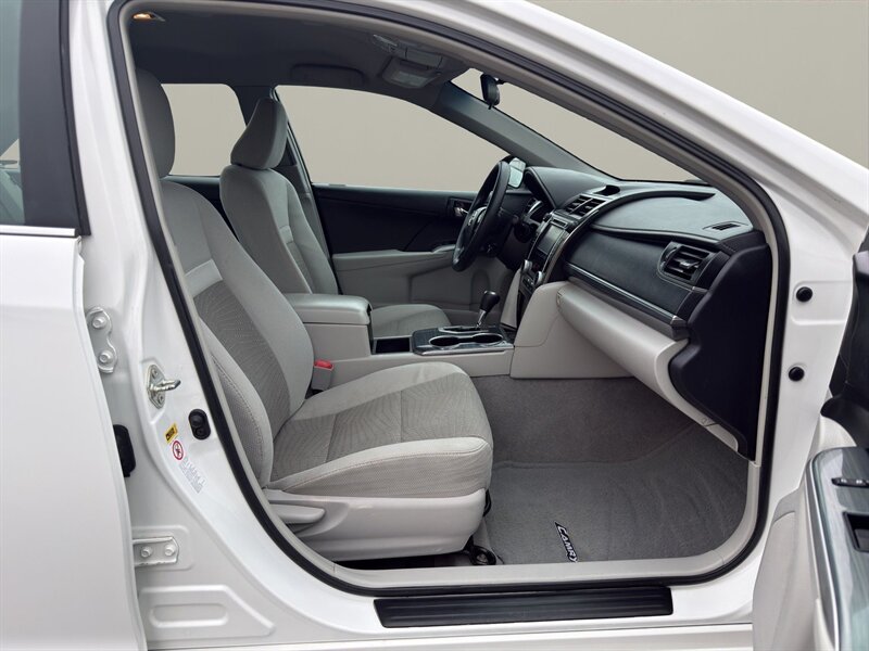 2013 Toyota Camry Hybrid LE - Photo 18 - Warrington, PA 18976
