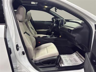 2023 Lexus UX 250h F SPORT Design   - Photo 18 - Warrington, PA 18976