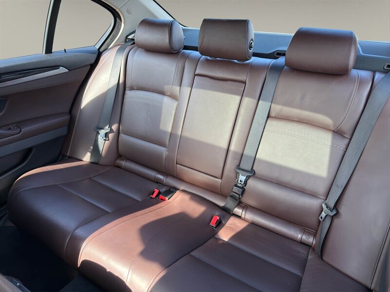 2016 BMW 528i xDrive - Photo 13 - Warrington, PA 18976