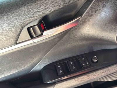 2020 Toyota Camry SE   - Photo 12 - Warrington, PA 18976