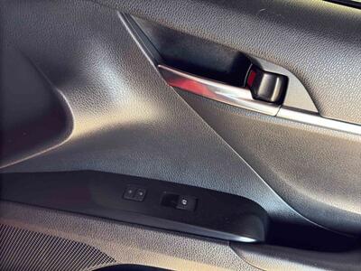 2020 Toyota Camry SE   - Photo 18 - Warrington, PA 18976