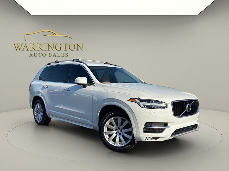2016 Volvo XC90 T6 Momentum  