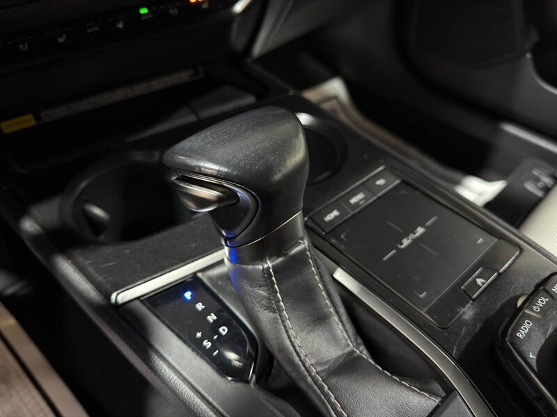 2020 Lexus UX 250h - Photo 14 - Warrington, PA 18976