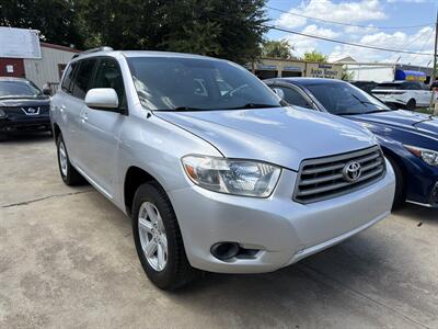 2010 Toyota Highlander 4 cylinder 5D SUV - Photo 3 - Houston, TX 77063-5630