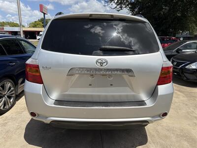 2010 Toyota Highlander 4 cylinder 5D SUV - Photo 5 - Houston, TX 77063-5630