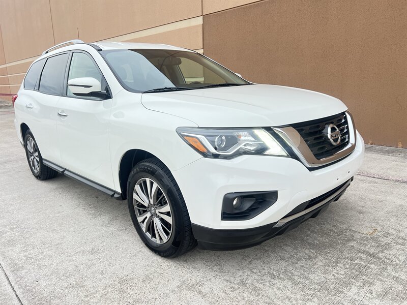 2018 Nissan Pathfinder S  