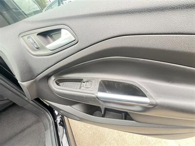 2017 Ford Escape Titanium - Photo 11 - Houston, TX 77063-5630