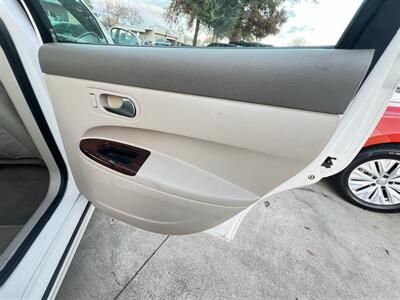 2007 Buick LaCrosse CXL  LUXURY - Photo 25 - Houston, TX 77063-5630