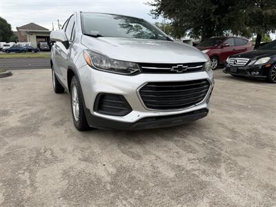 2020 Chevrolet Trax LS - Photo 2 - Houston, TX 77063-5630