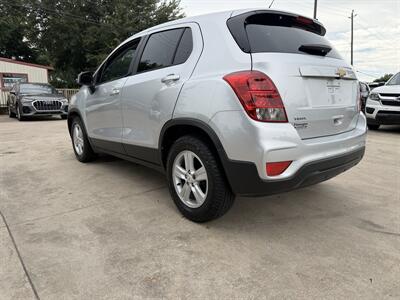 2020 Chevrolet Trax LS - Photo 5 - Houston, TX 77063-5630