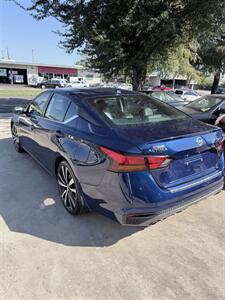 2022 Nissan Altima 2.5 SR   - Photo 2 - Houston, TX 77063-5630