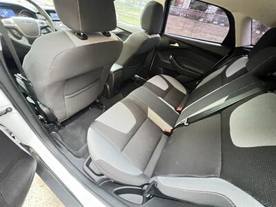 2014 Ford Focus SE - Photo 12 - Houston, TX 77063-5630