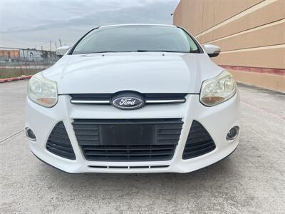 2014 Ford Focus SE - Photo 5 - Houston, TX 77063-5630