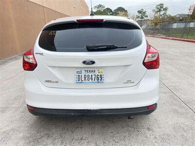 2014 Ford Focus SE - Photo 6 - Houston, TX 77063-5630