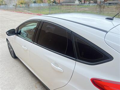 2014 Ford Focus SE - Photo 9 - Houston, TX 77063-5630