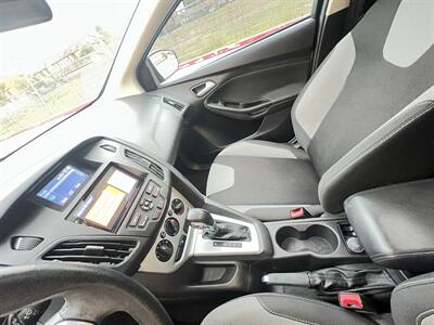 2014 Ford Focus SE - Photo 17 - Houston, TX 77063-5630