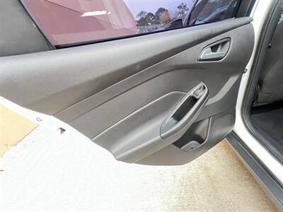 2014 Ford Focus SE - Photo 27 - Houston, TX 77063-5630