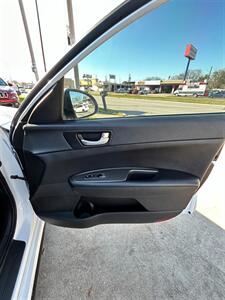 2019 Kia Optima LX   - Photo 19 - Houston, TX 77063-5630