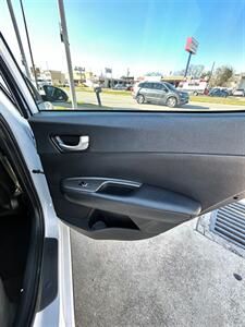 2019 Kia Optima LX   - Photo 22 - Houston, TX 77063-5630