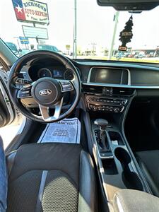 2019 Kia Optima LX   - Photo 12 - Houston, TX 77063-5630