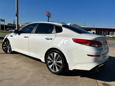 2019 Kia Optima LX   - Photo 8 - Houston, TX 77063-5630