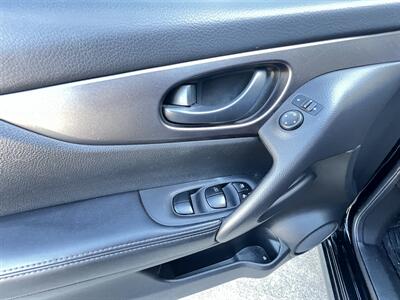 2020 Nissan Rogue Sport S   - Photo 15 - Houston, TX 77063-5630