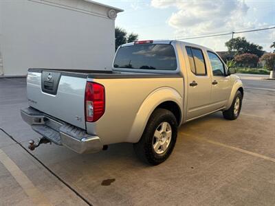 2005 Nissan Frontier SE 4dr Crew Cab SE - Photo 4 - Houston, TX 77063-5630