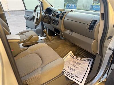 2005 Nissan Frontier SE 4dr Crew Cab SE - Photo 7 - Houston, TX 77063-5630