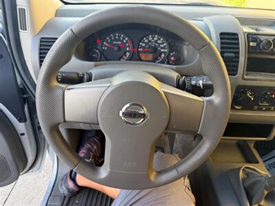 2005 Nissan Frontier SE 4dr Crew Cab SE - Photo 10 - Houston, TX 77063-5630