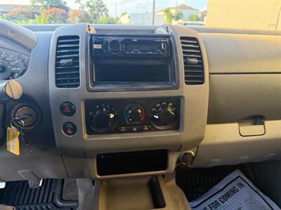 2005 Nissan Frontier SE 4dr Crew Cab SE - Photo 11 - Houston, TX 77063-5630