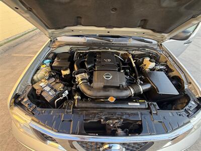 2005 Nissan Frontier SE 4dr Crew Cab SE - Photo 18 - Houston, TX 77063-5630
