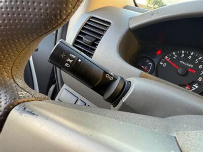 2005 Nissan Frontier SE 4dr Crew Cab SE - Photo 16 - Houston, TX 77063-5630