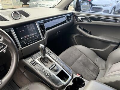 2018 Porsche Macan - Photo 7 - Houston, TX 77063-5630