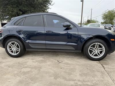 2018 Porsche Macan - Photo 3 - Houston, TX 77063-5630