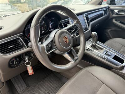 2018 Porsche Macan - Photo 6 - Houston, TX 77063-5630