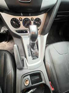 2014 Ford Focus SE - Photo 16 - Houston, TX 77063-5630