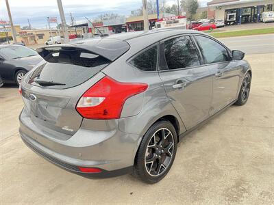 2014 Ford Focus SE - Photo 3 - Houston, TX 77063-5630