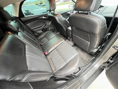 2014 Ford Focus SE - Photo 12 - Houston, TX 77063-5630