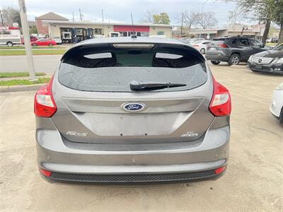 2014 Ford Focus SE - Photo 6 - Houston, TX 77063-5630