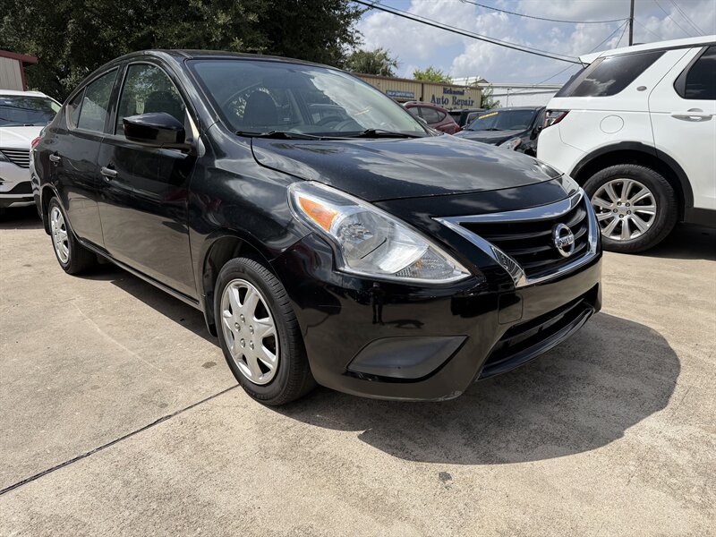 Black 2018 Nissan Versa Sedan Front-Wheel Drive Automatic